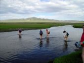 Mongolei-Erlebnisreise-Flussdurchquerung
