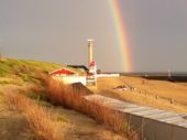 Niederlande-wanderreise-regenbogen-strand