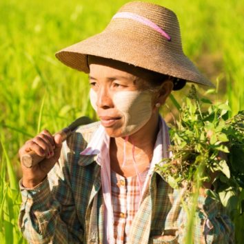 Burma-Myanmar-Erlebnisreise-Farmerin